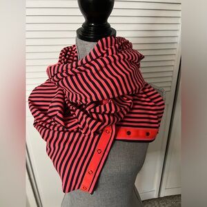 Lululemon Vinyasa Infinity Scarf Snap Button- Striped